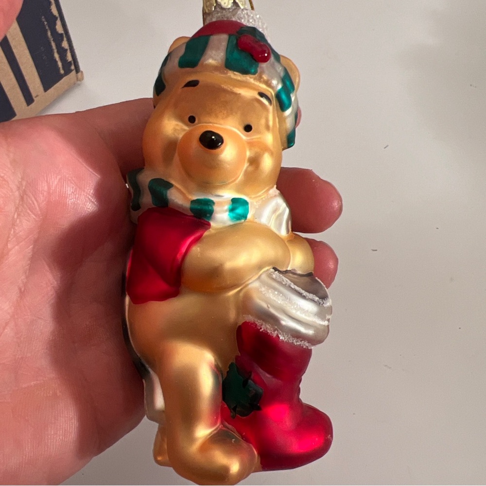 Disney Santa’s Best Winnie Pooh Vintage Glass Christmas Ornament Snowball HTF
